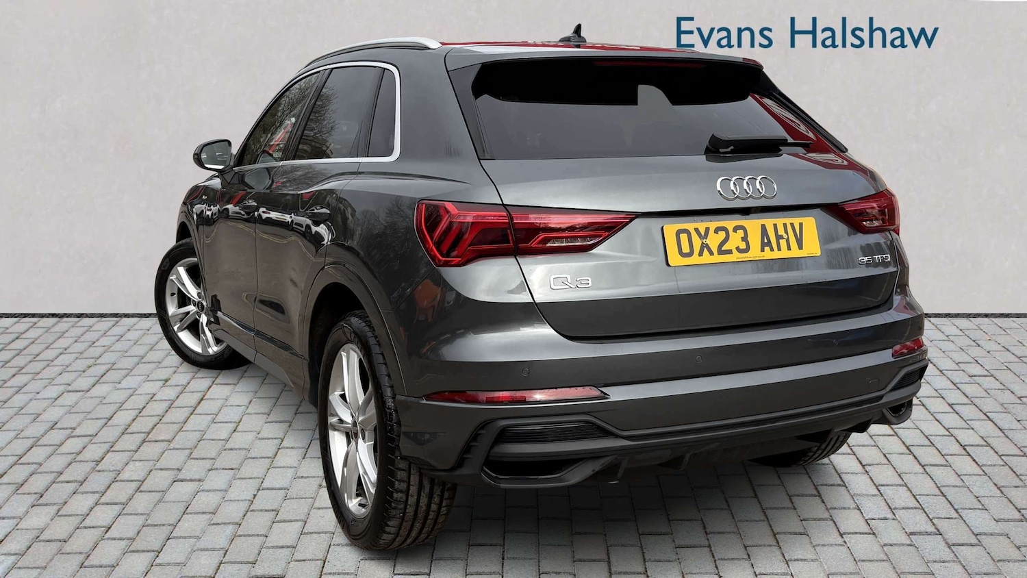 Used Audi Q3 2023 for sale - 78149097: Photo 2