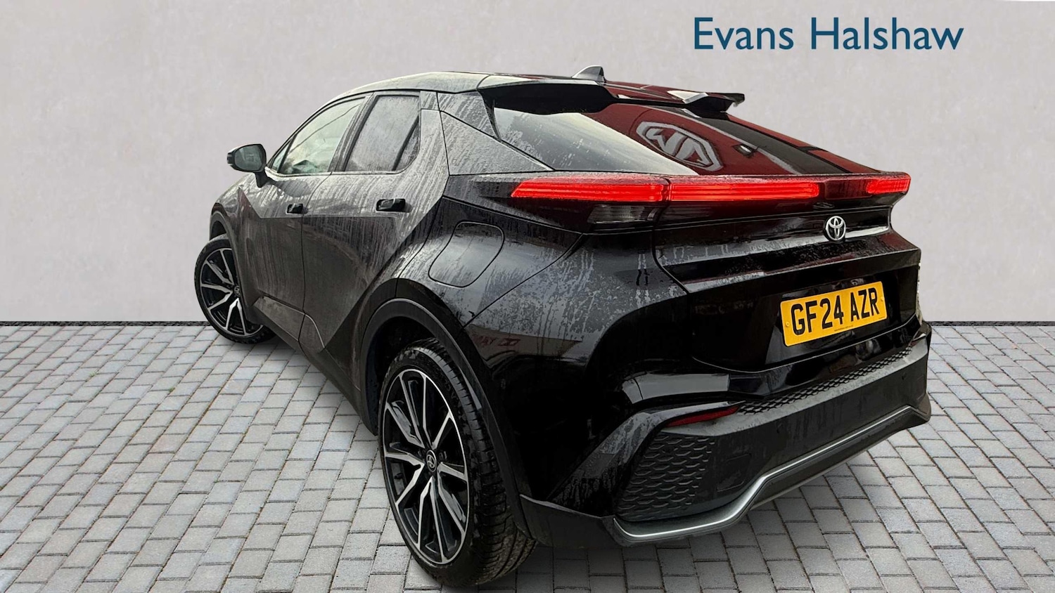 Used Toyota C-HR 2024 for sale - 77857465: Photo 2