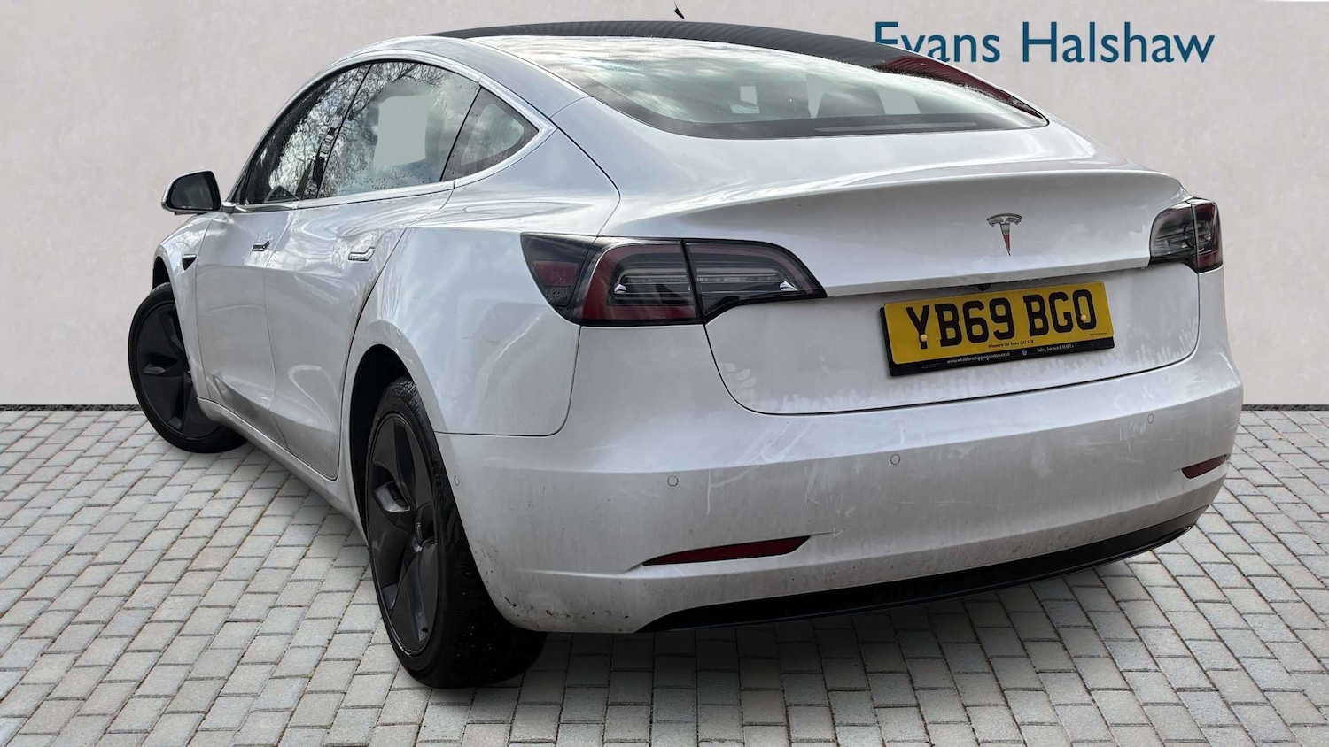 Used Tesla Model 3 2019 for sale - 77858985: Photo 2