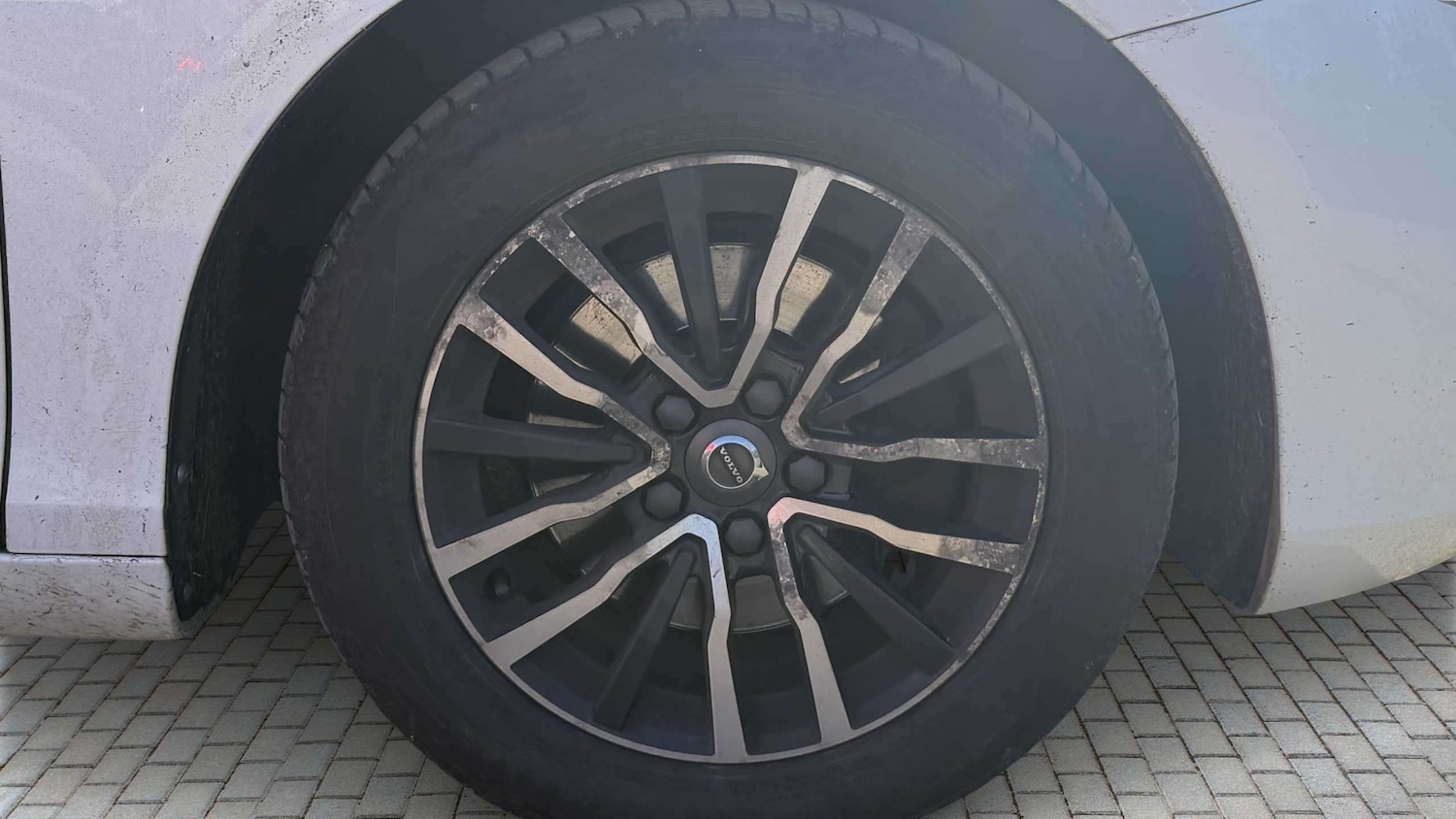 Used Volvo V40 2017 for sale - 77928436: Photo 5