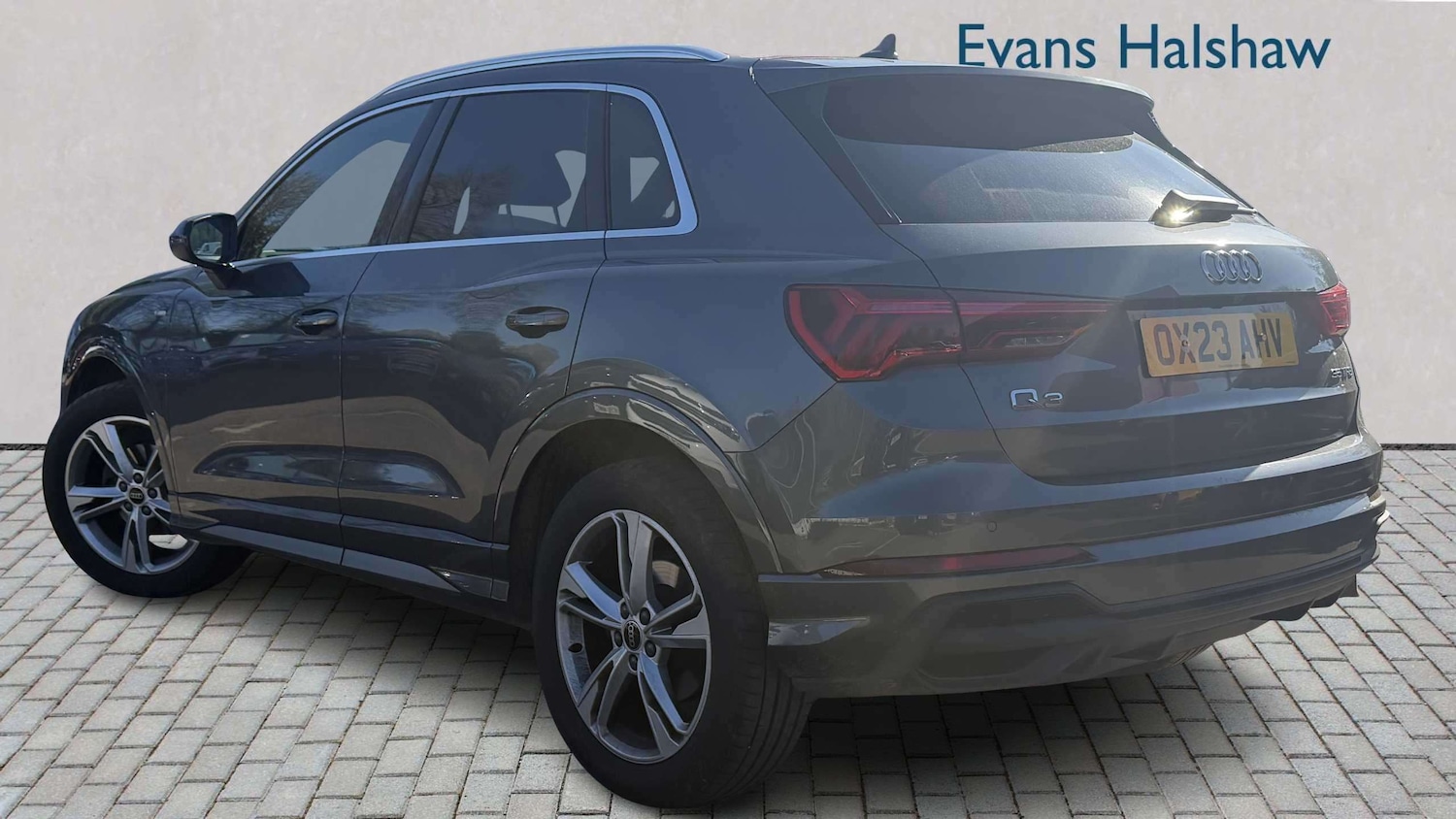 Used Audi Q3 2023 for sale - 78119256: Photo 2