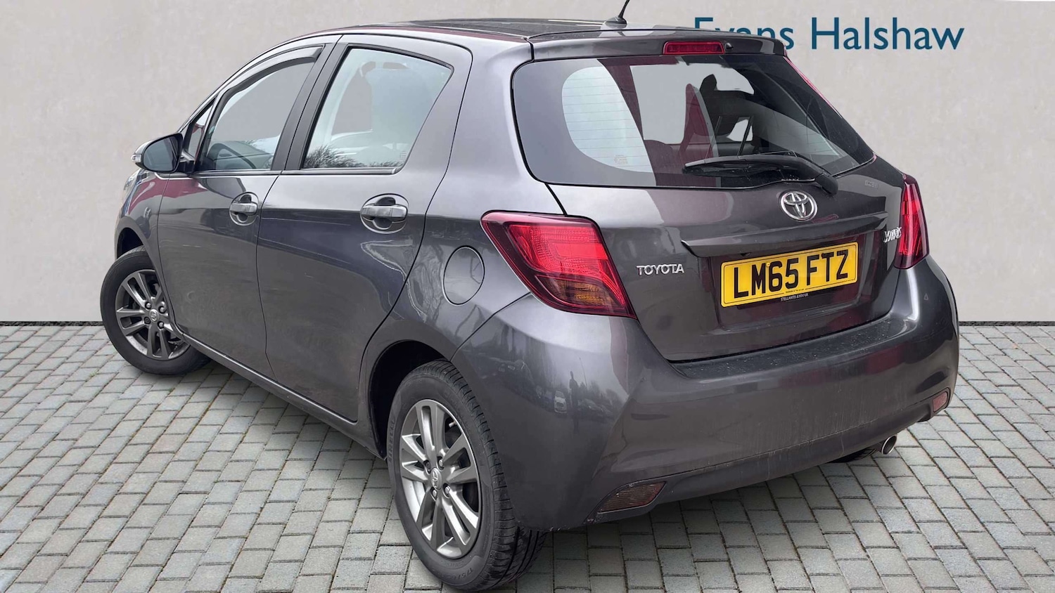 Used Toyota Yaris for sale - 77861349: Photo 2