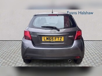 Used Toyota Yaris 2015 for sale - 77861349: Photo