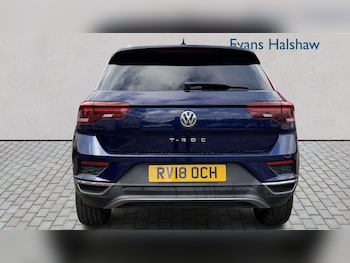 Used Volkswagen T-Roc 2018 for sale - 77862709: Photo