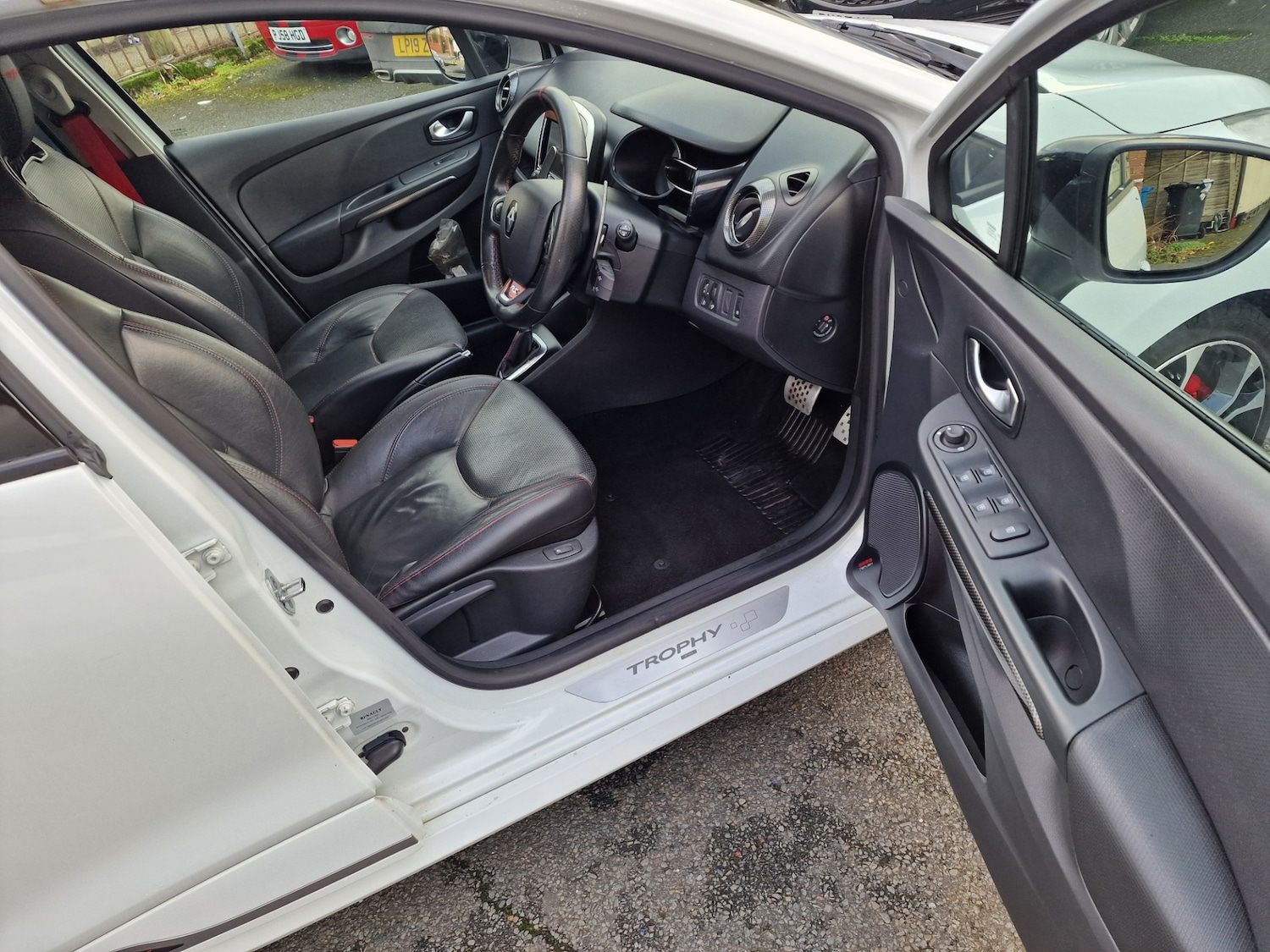 Used Renault Clio 2016 for sale - 76536899: Photo 8