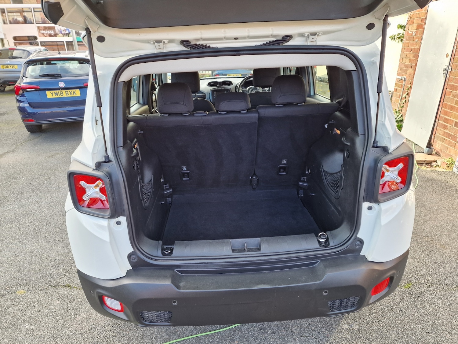 Used Jeep Renegade 2016 for sale - 76365197: Photo 9
