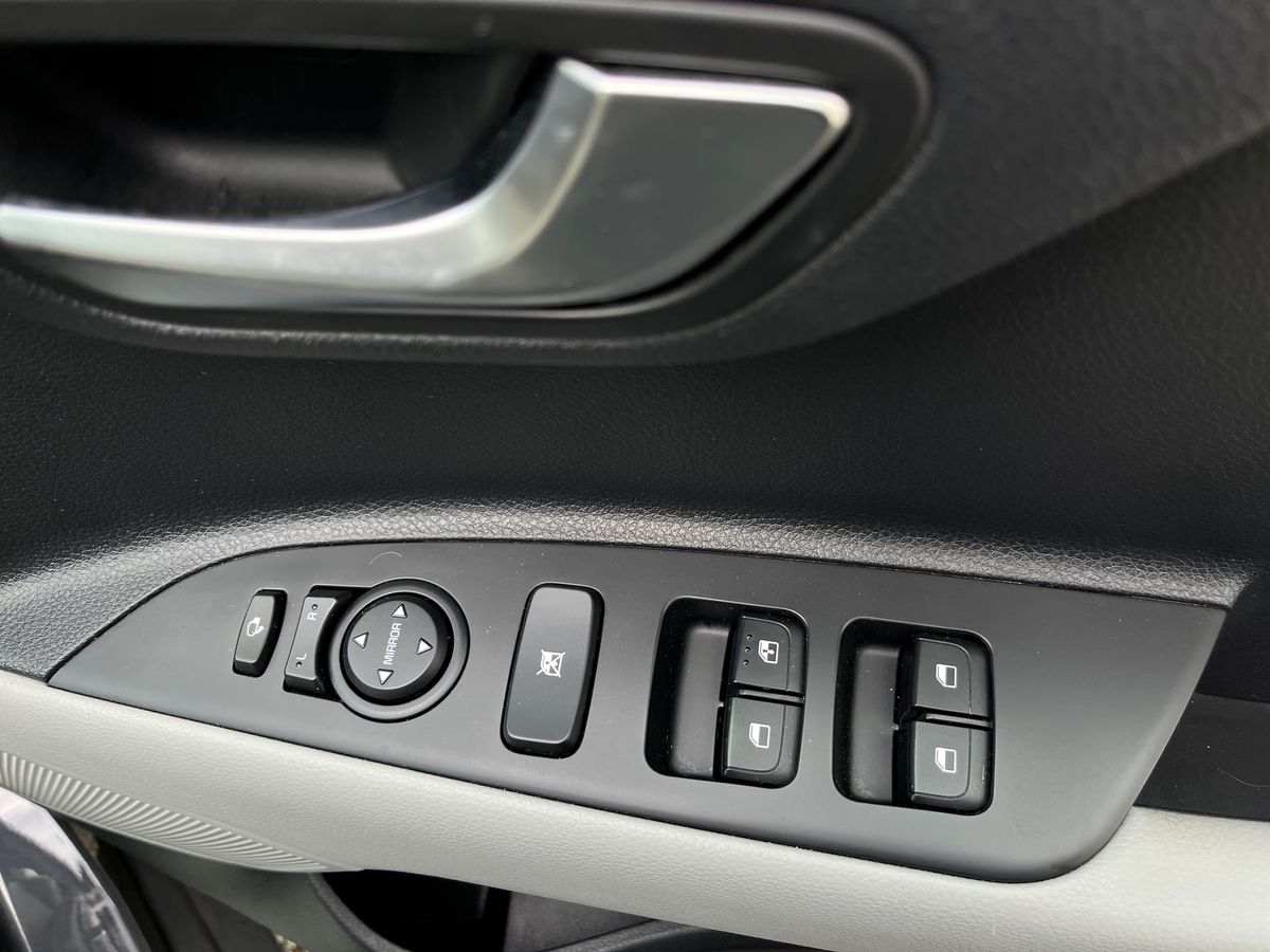 Used Kia Stonic 2023 for sale - 77884521: Photo 18