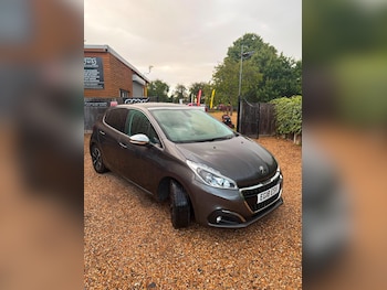 Used Peugeot 208 2018 for sale - 79387980: Photo