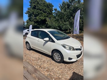 Used Toyota Yaris 2013 for sale - 79634128: Photo