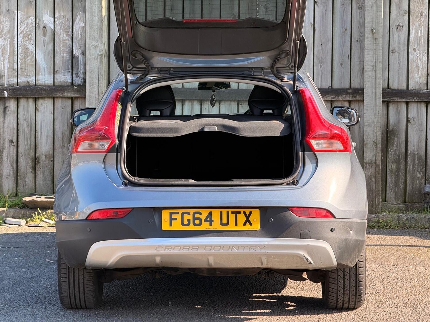 Used Volvo V40 2014 for sale - 77947375: Photo 10