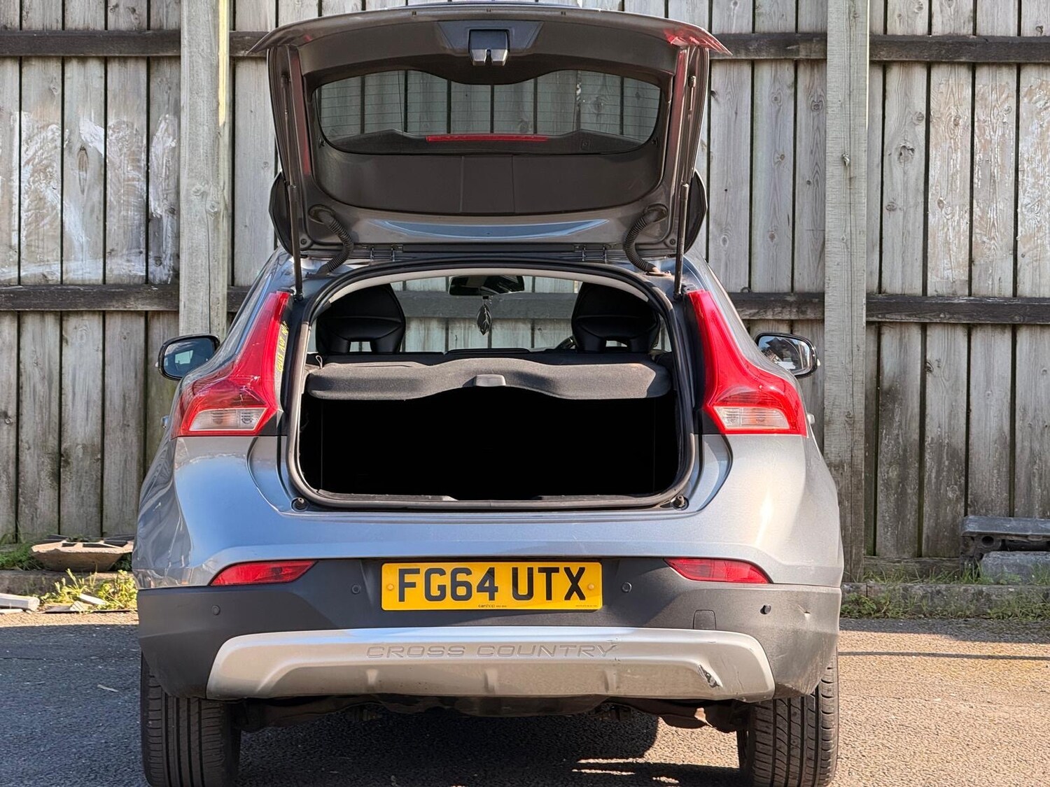 Used Volvo V40 2014 for sale - 77947375: Photo 12