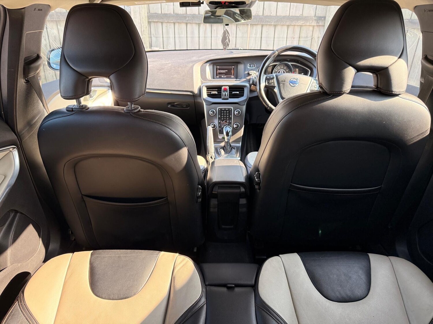 Used Volvo V40 2014 for sale - 77947375: Photo 15