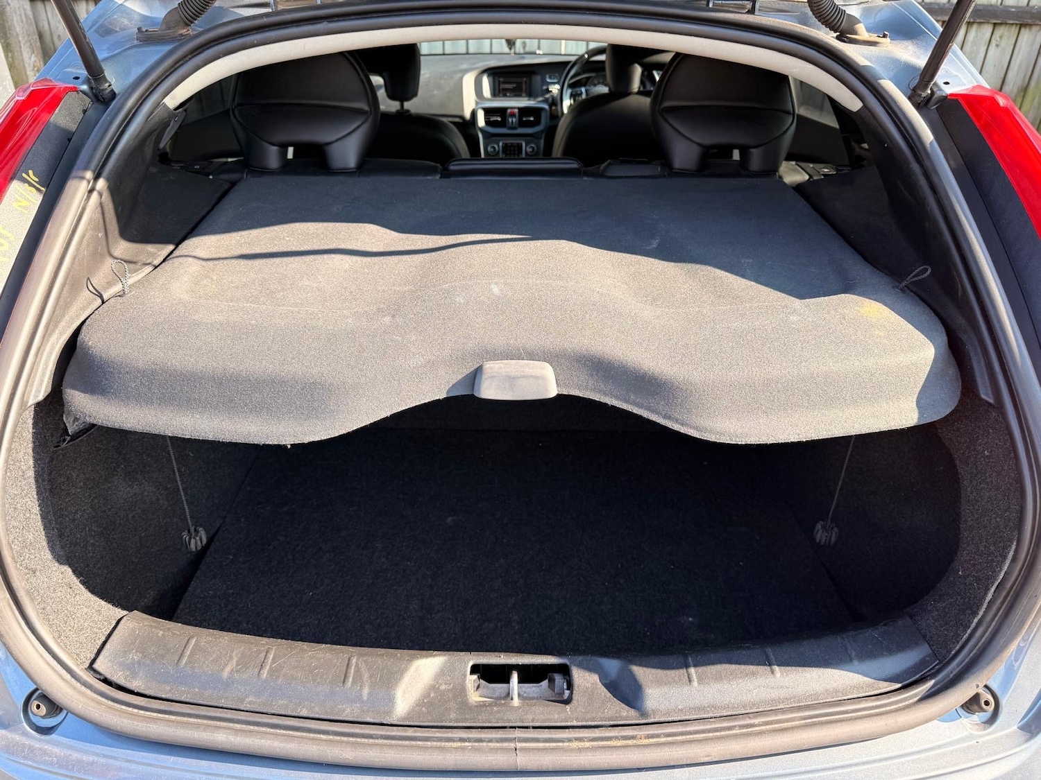 Used Volvo V40 2014 for sale - 77947375: Photo 33