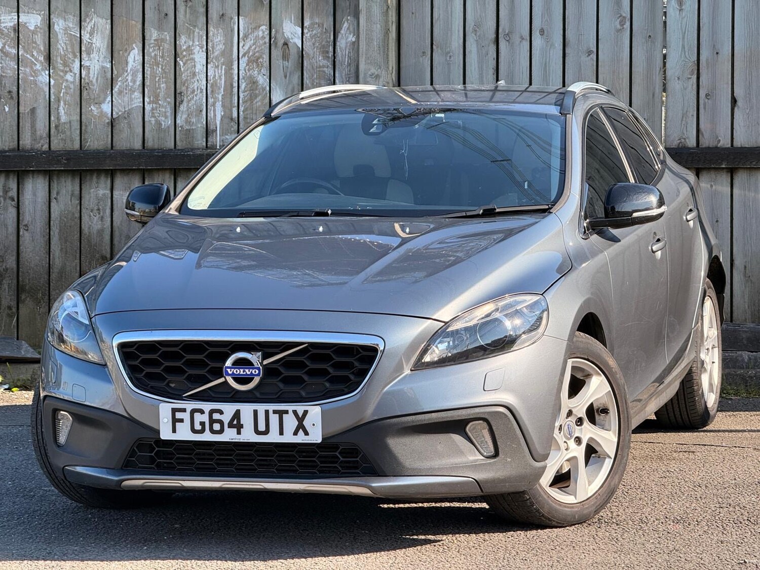 Used Volvo V40 2014 for sale - 77947375: Photo 4
