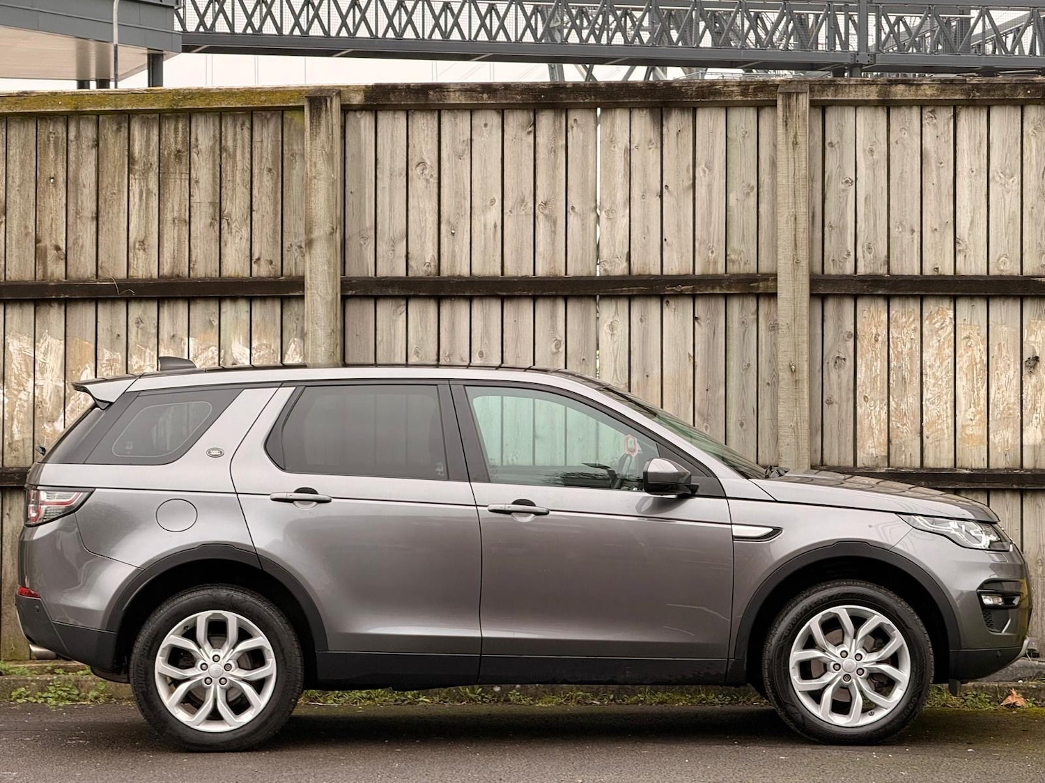 Used Land Rover Discovery Sport 2016 for sale - 77798679: Photo 2