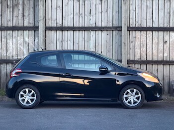 Used Peugeot 208 2012 for sale - 78360783: Photo