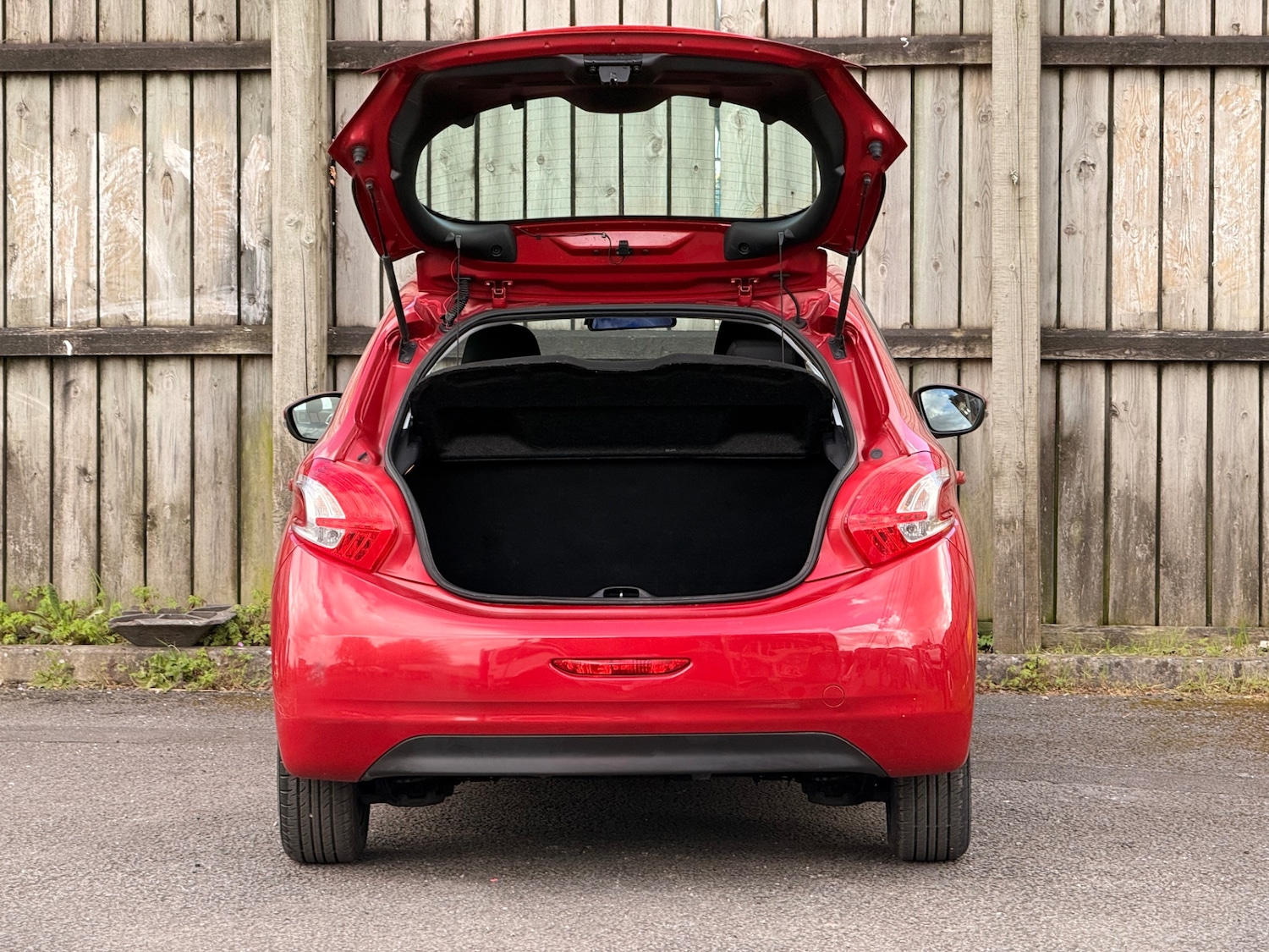 Used Peugeot 208 2015 for sale - 78213884: Photo 13