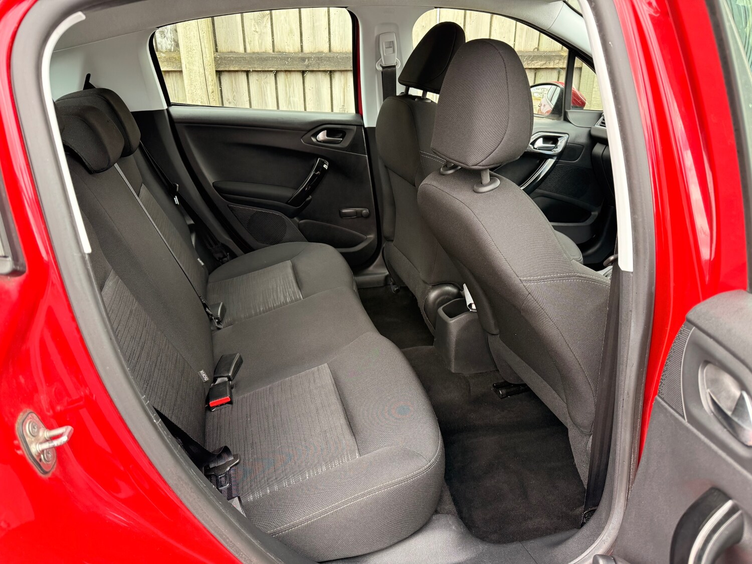 Used Peugeot 208 2015 for sale - 78213884: Photo 26