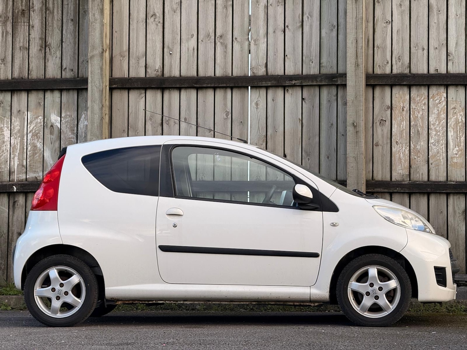 Used Peugeot 107 2011 for sale - 77891908: Photo 2