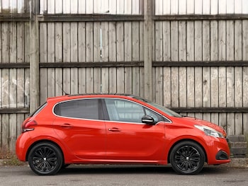 Used Peugeot 208 2015 for sale - 79071516: Photo