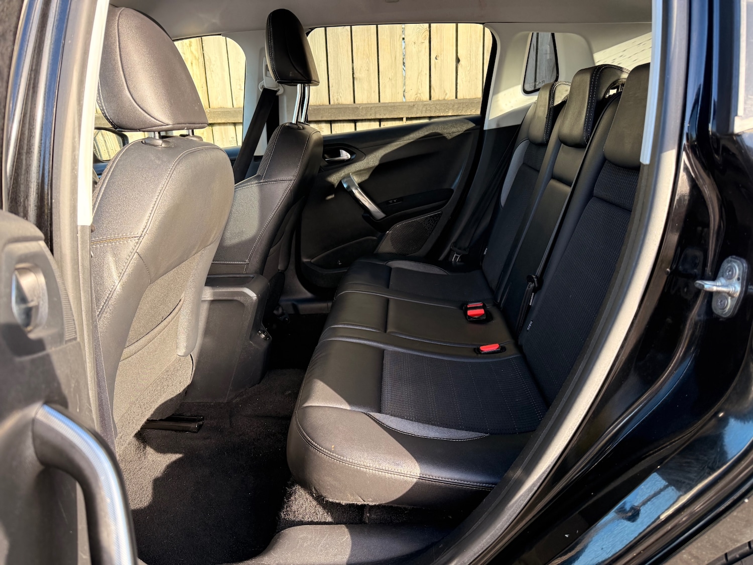 Used Peugeot 2008 2014 for sale - 78213876: Photo 17