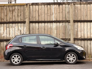 Used Peugeot 208 2014 for sale - 79253583: Photo