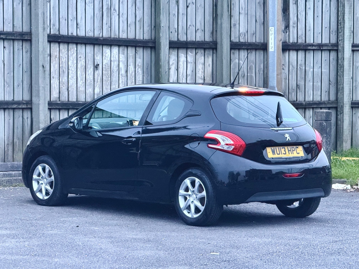 Used Peugeot 208 2013 for sale - 77991841: Photo 18