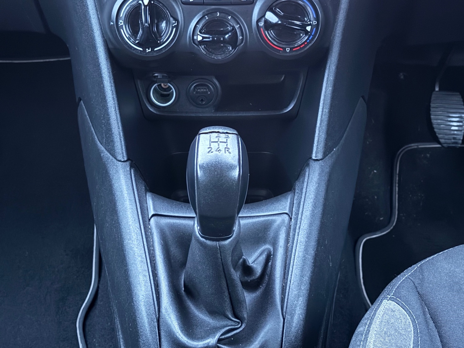 Used Peugeot 208 2013 for sale - 77991841: Photo 22