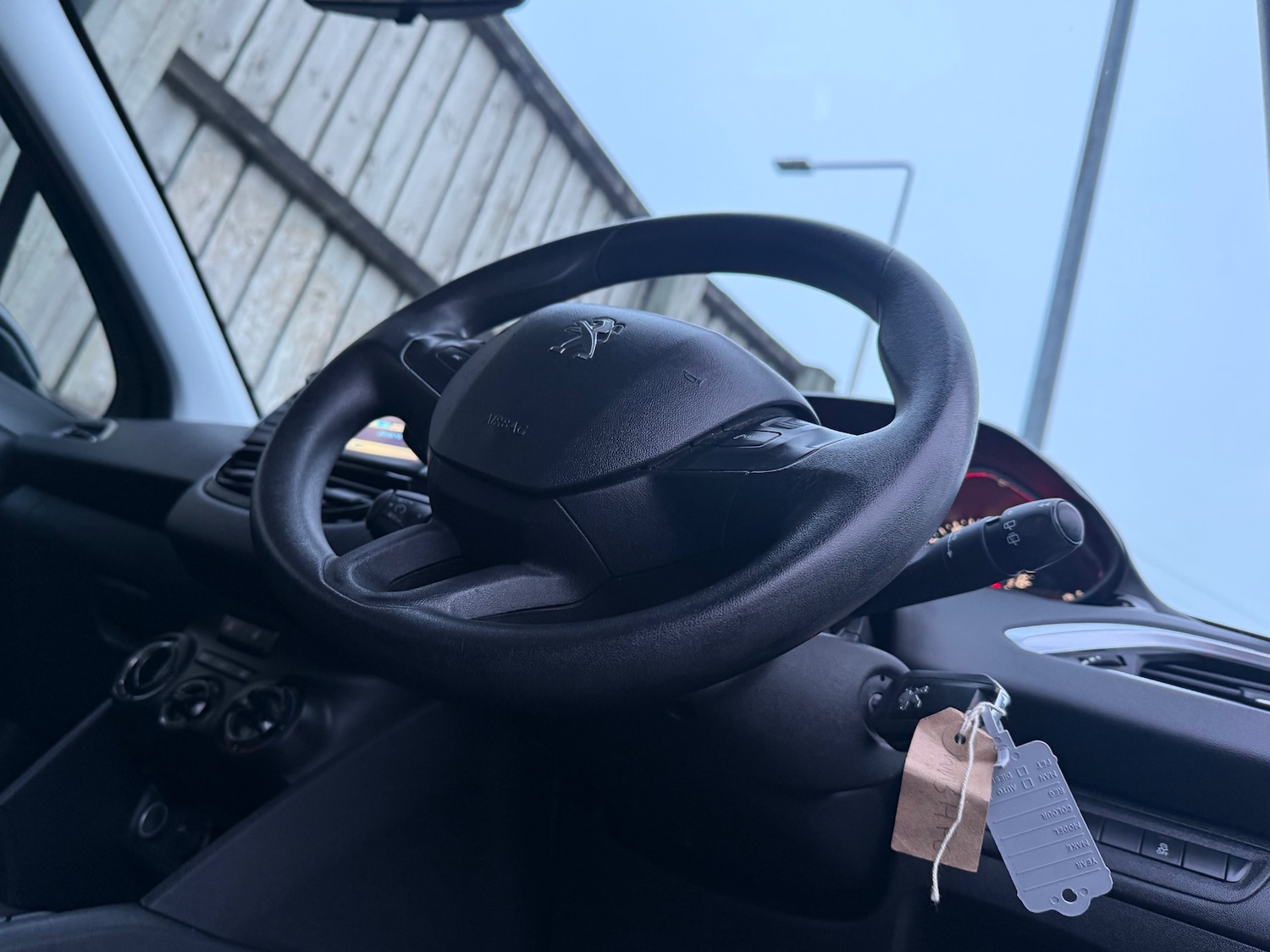 Used Peugeot 208 2013 for sale - 77991841: Photo 33