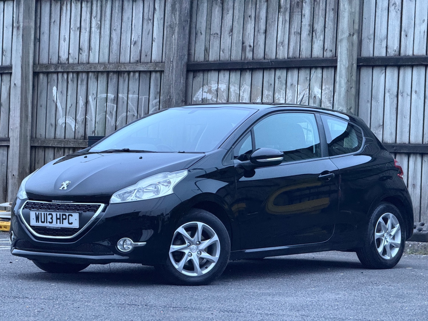 Used Peugeot 208 2013 for sale - 77991841: Photo 4