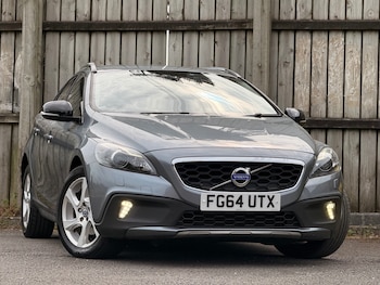 Used Volvo V40 2014 for sale - 78470402: Photo