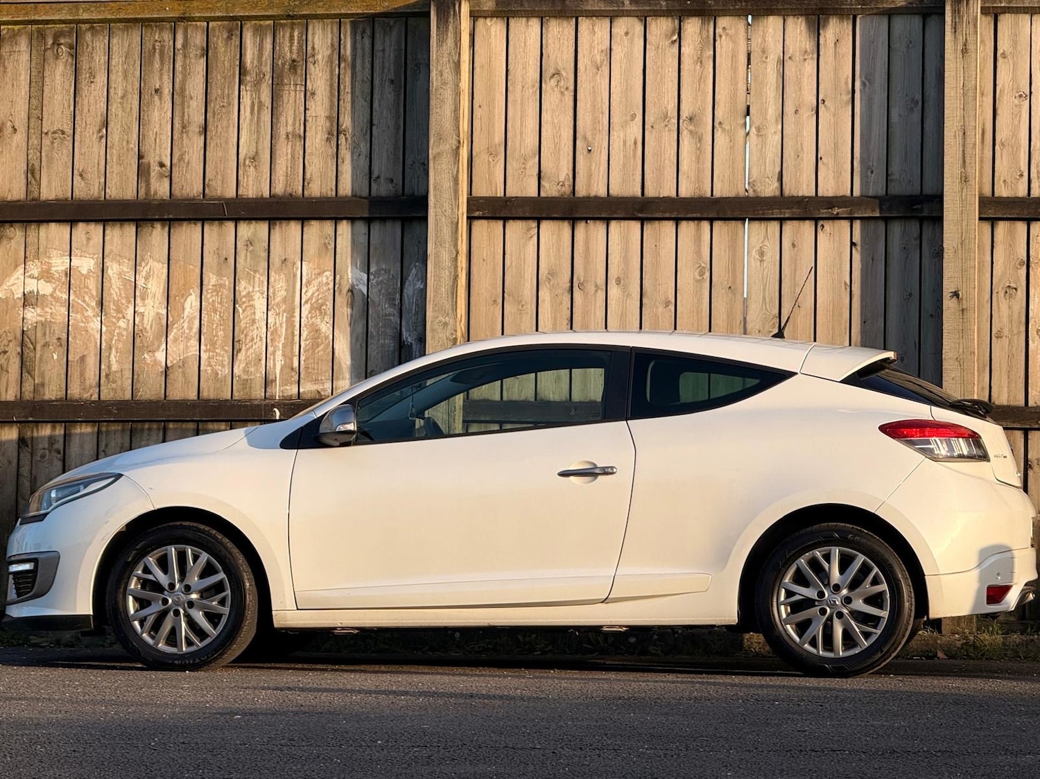 Used Renault Megane 2014 for sale - 77838057: Photo 4