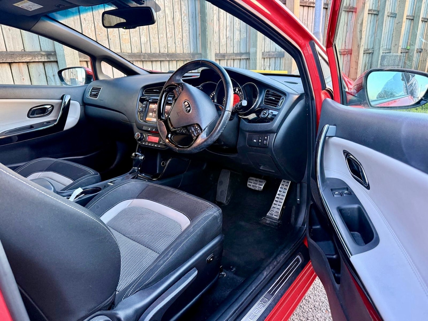 Used Kia Pro Ceed 2015 for sale - 77939277: Photo 24