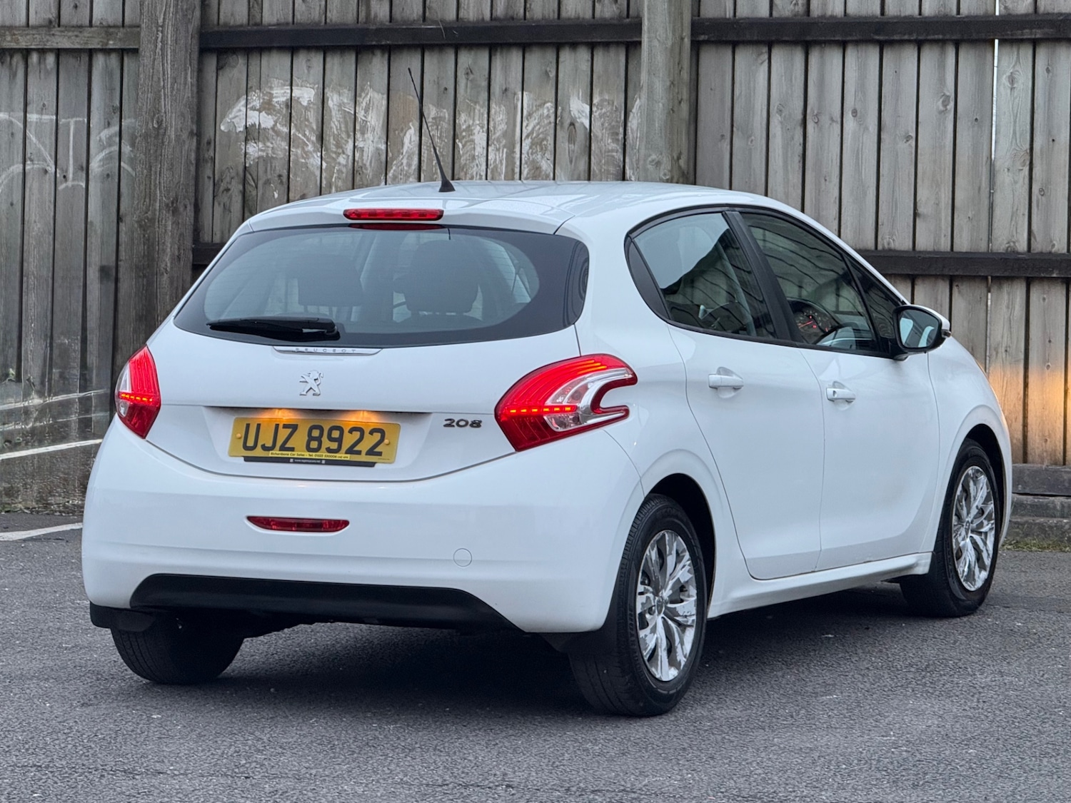 Used Peugeot 208 2013 for sale - 77991889: Photo 15