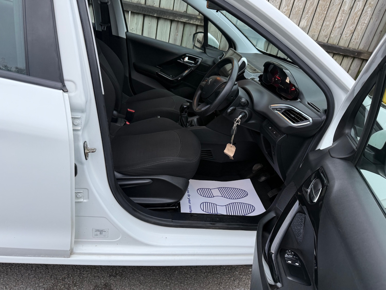 Used Peugeot 208 2013 for sale - 77991889: Photo 21