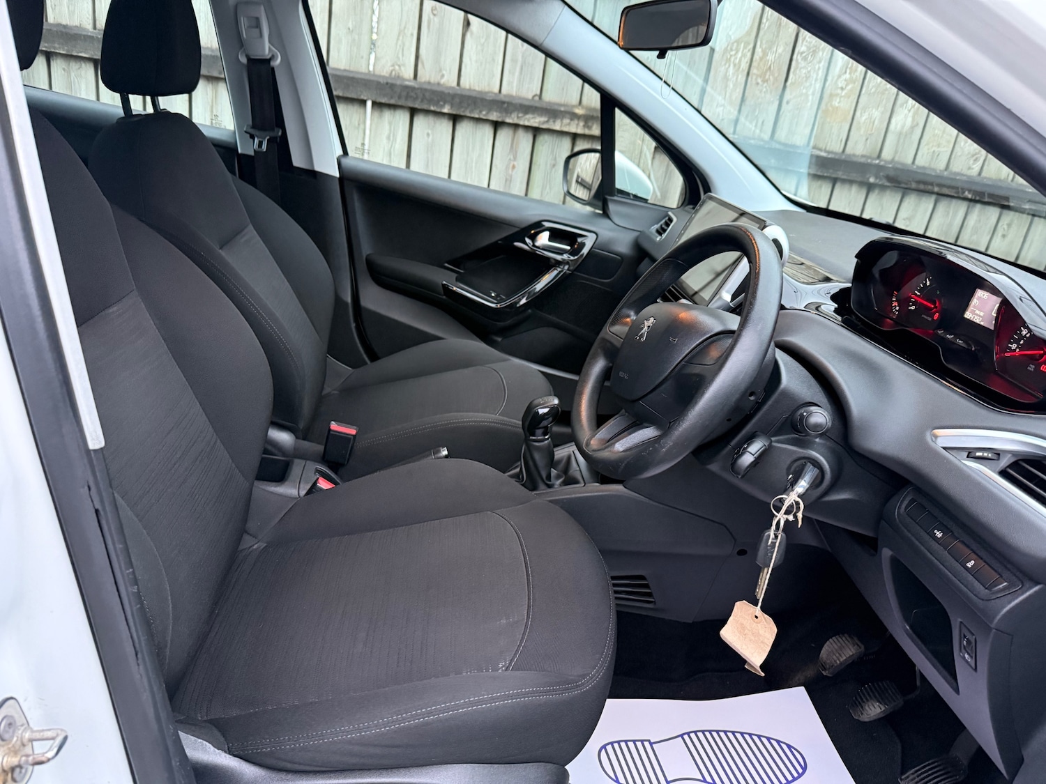 Used Peugeot 208 2013 for sale - 77991889: Photo 22