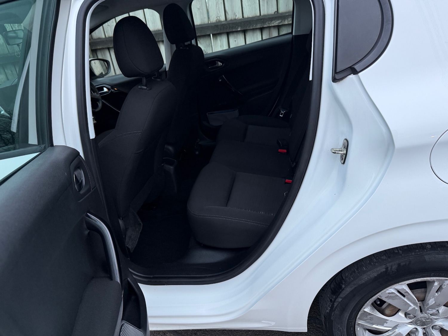 Used Peugeot 208 2013 for sale - 77991889: Photo 30