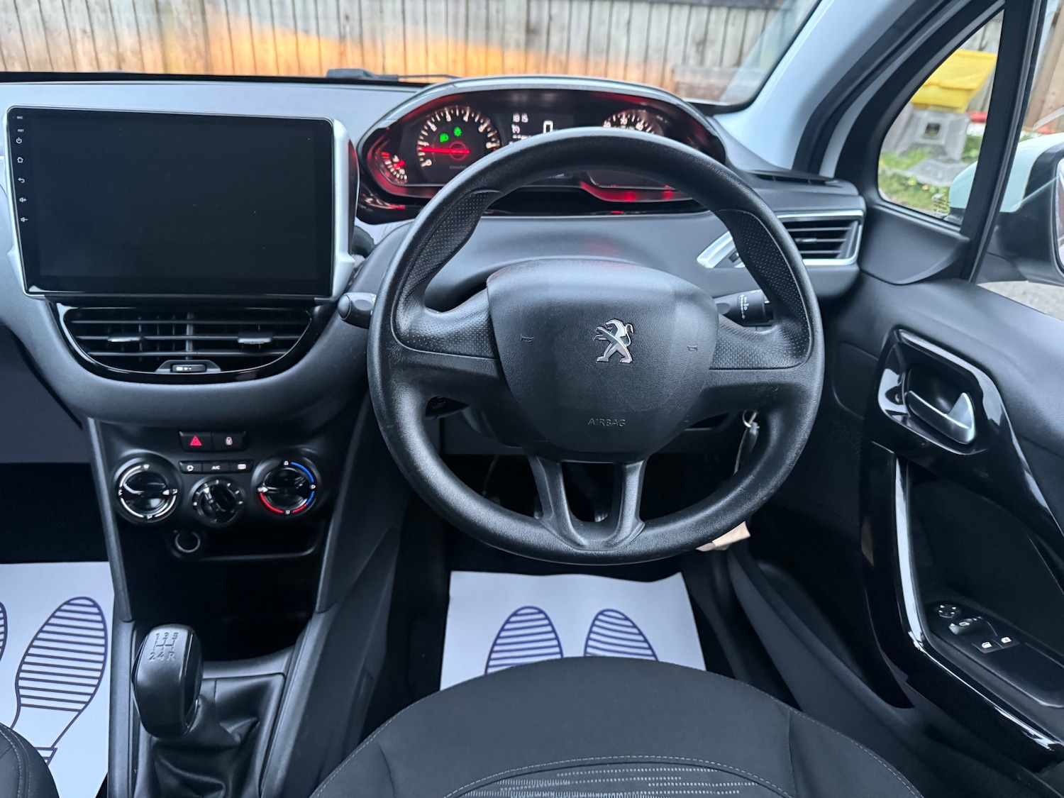 Used Peugeot 208 2013 for sale - 77991889: Photo 35