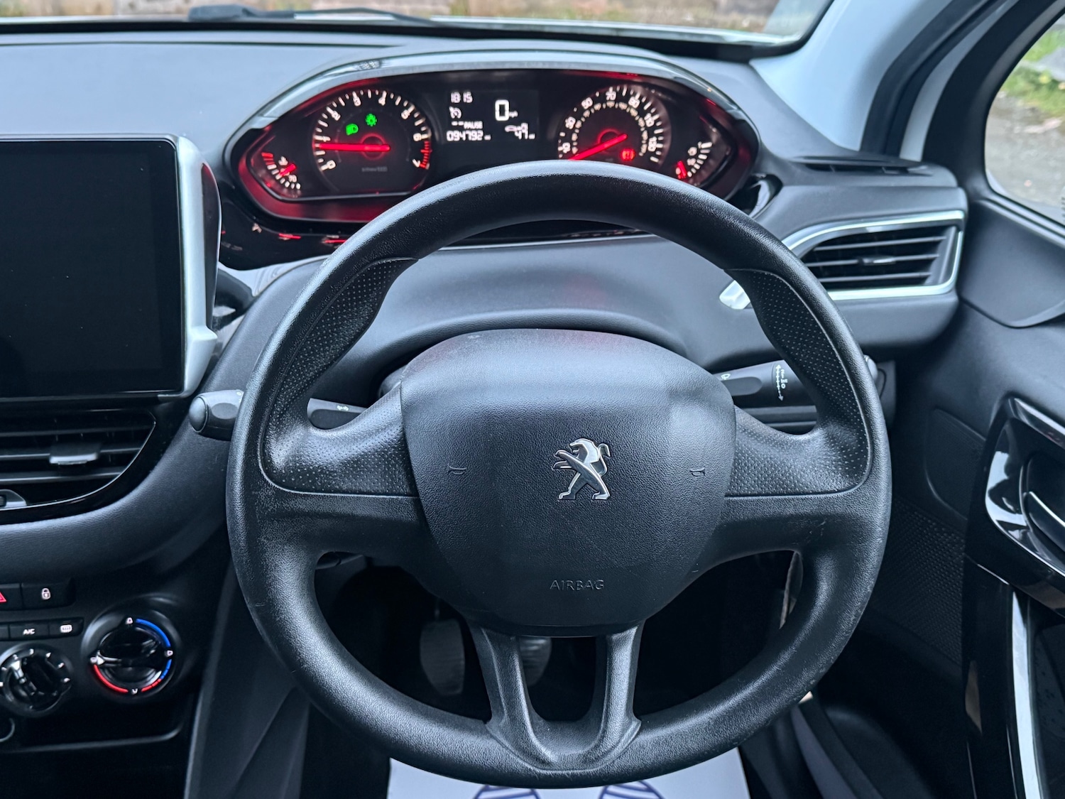 Used Peugeot 208 2013 for sale - 77991889: Photo 36