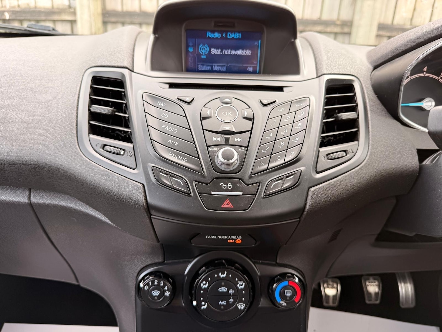 Used Ford Fiesta 2017 for sale - 78028101: Photo 25