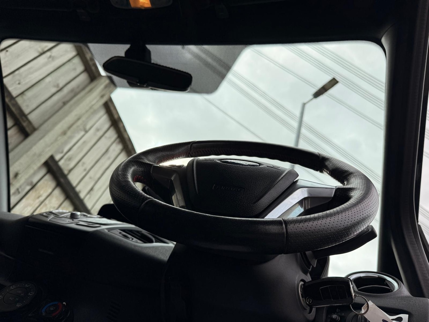 Used Ford Fiesta 2017 for sale - 78028101: Photo 33