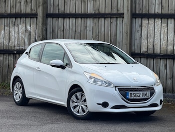Used Peugeot 208 2013 for sale - 78473777: Photo