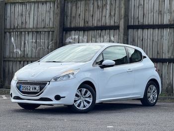 Used Peugeot 208 2013 for sale - 78473777: Photo
