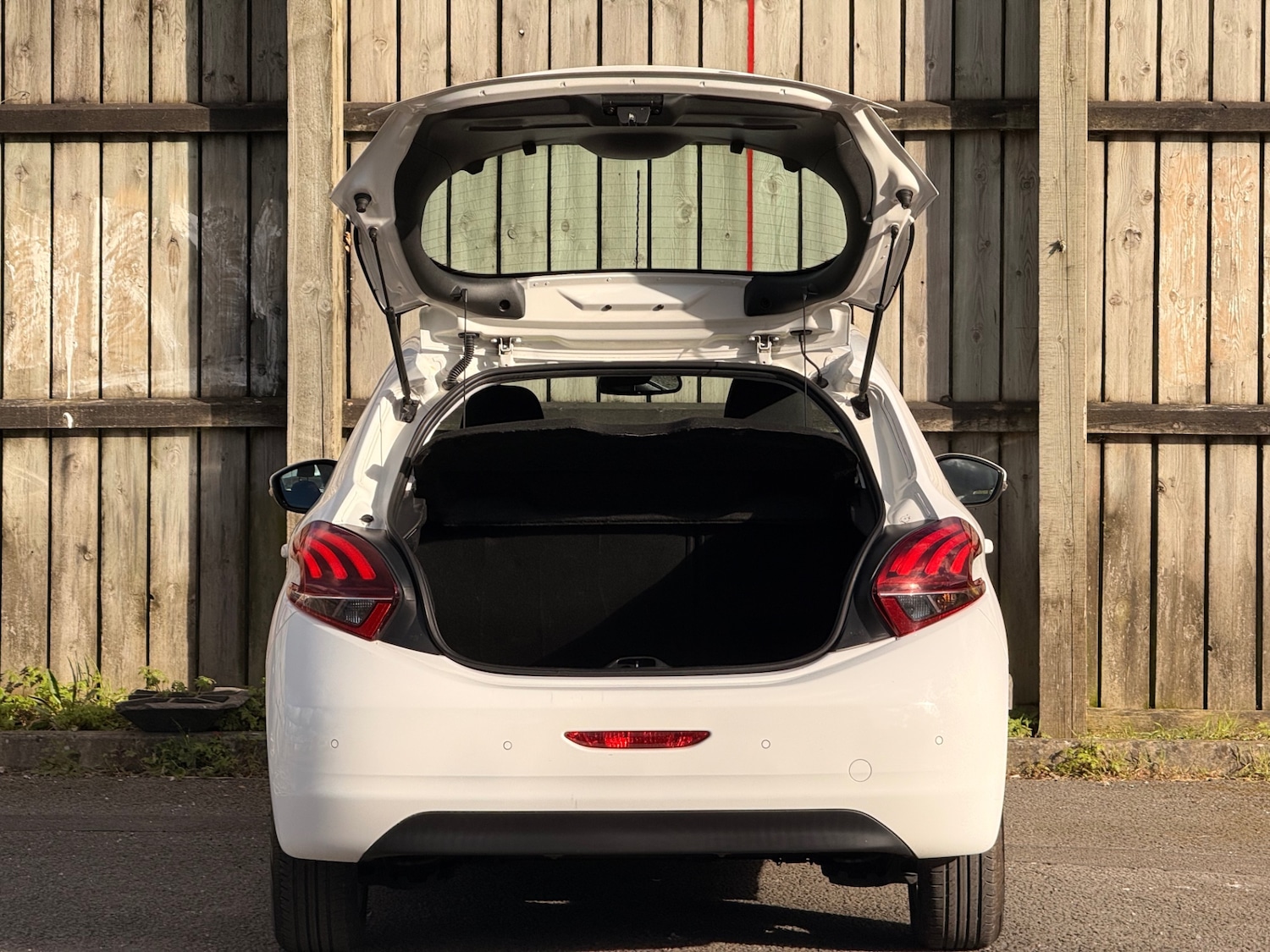 Used Peugeot 208 2015 for sale - 78184159: Photo 10