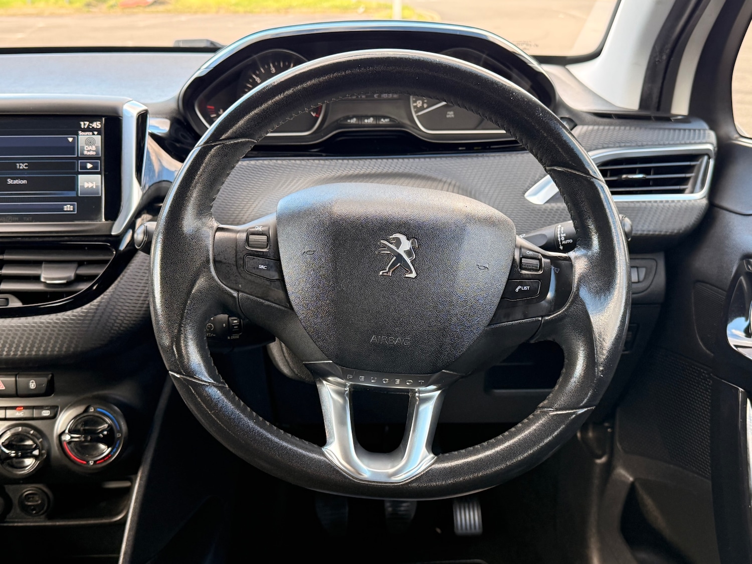 Used Peugeot 208 2015 for sale - 78184159: Photo 12