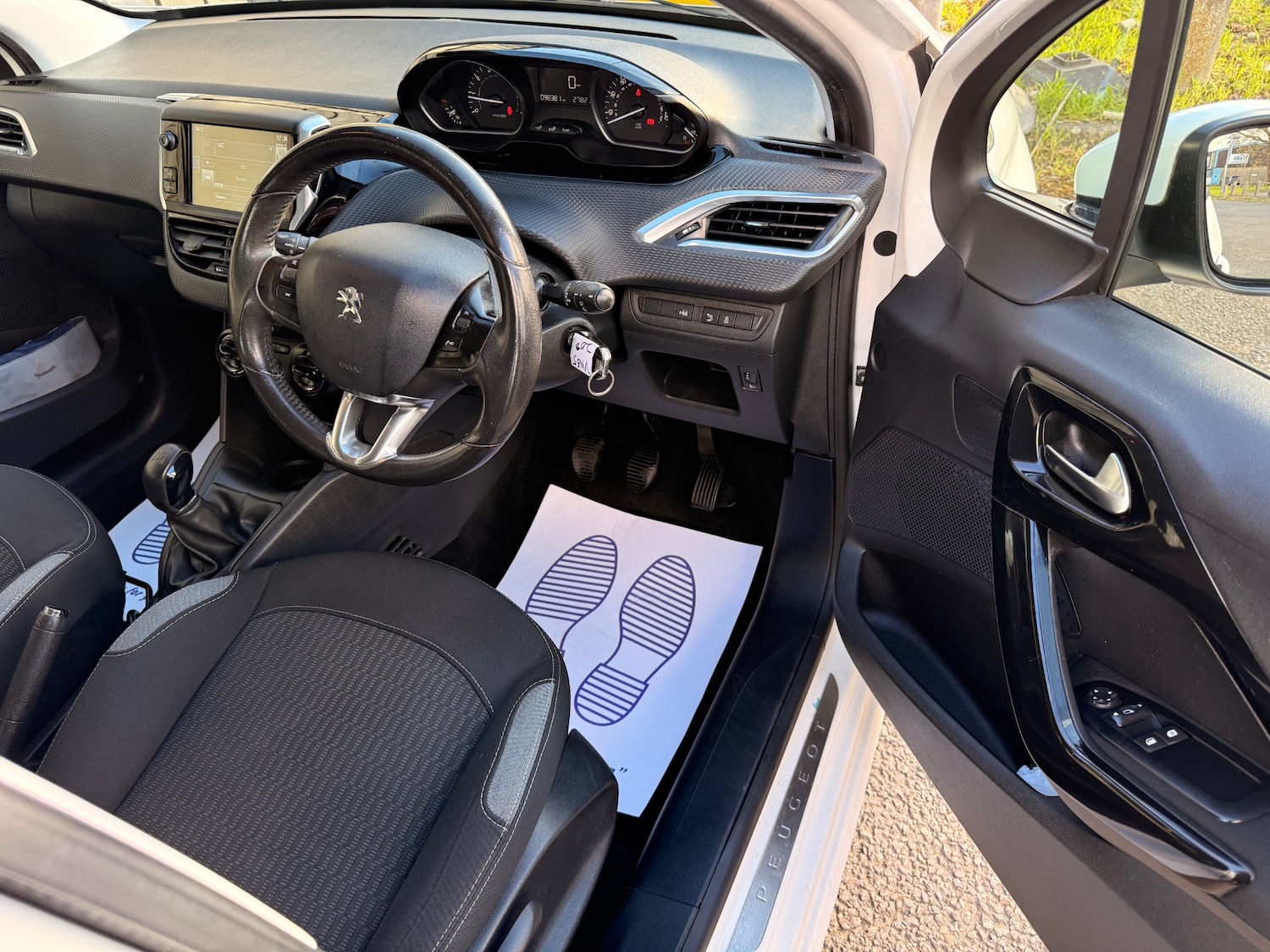 Used Peugeot 208 2015 for sale - 78184159: Photo 21