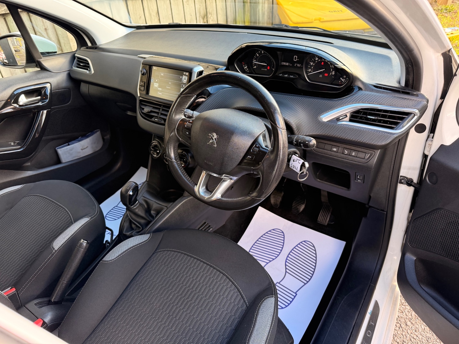 Used Peugeot 208 2015 for sale - 78184159: Photo 22