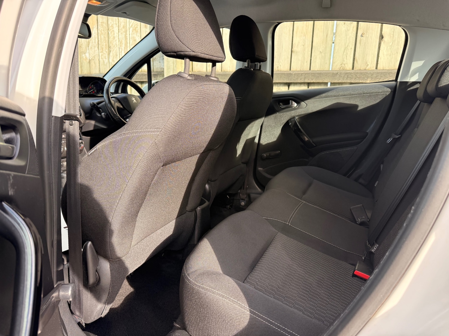 Used Peugeot 208 2015 for sale - 78184159: Photo 29