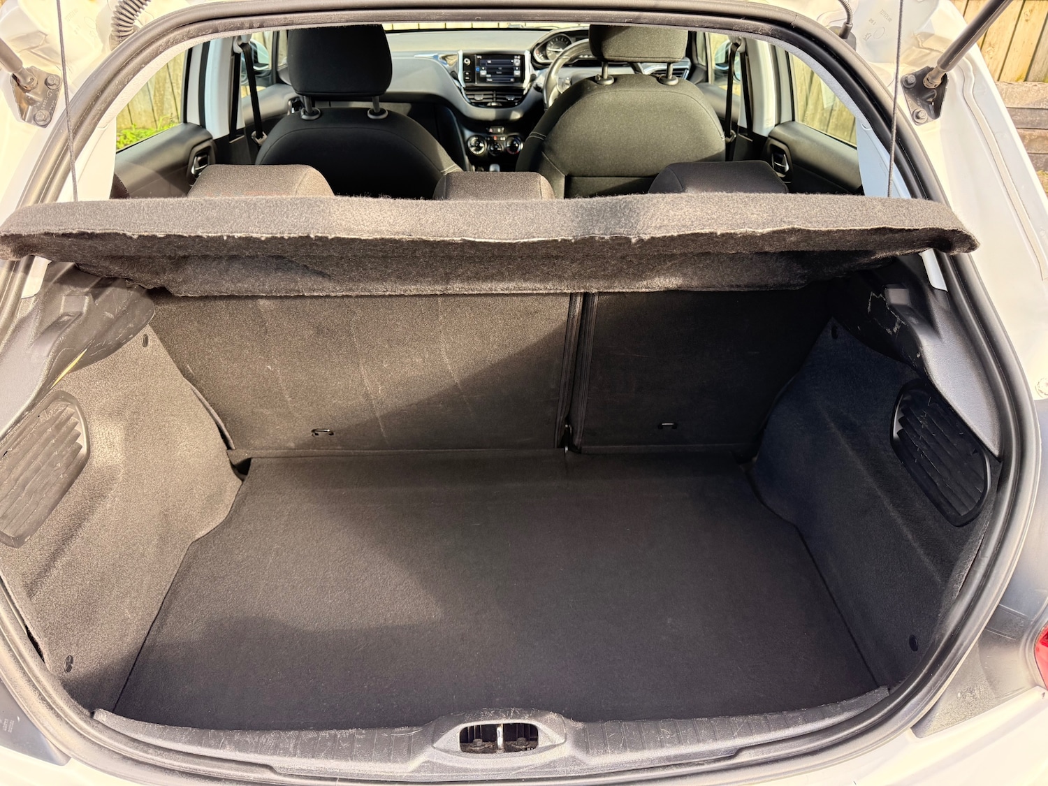 Used Peugeot 208 2015 for sale - 78184159: Photo 34