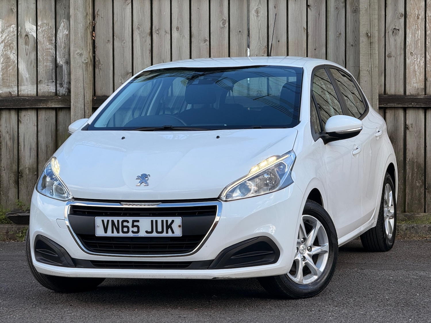 Used Peugeot 208 2015 for sale - 78184159: Photo 5